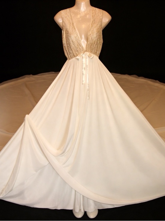Saramae Other - Vintage Ivory Lace Nightgown Plunge Bridal Boudoir ILGWU Union Made M